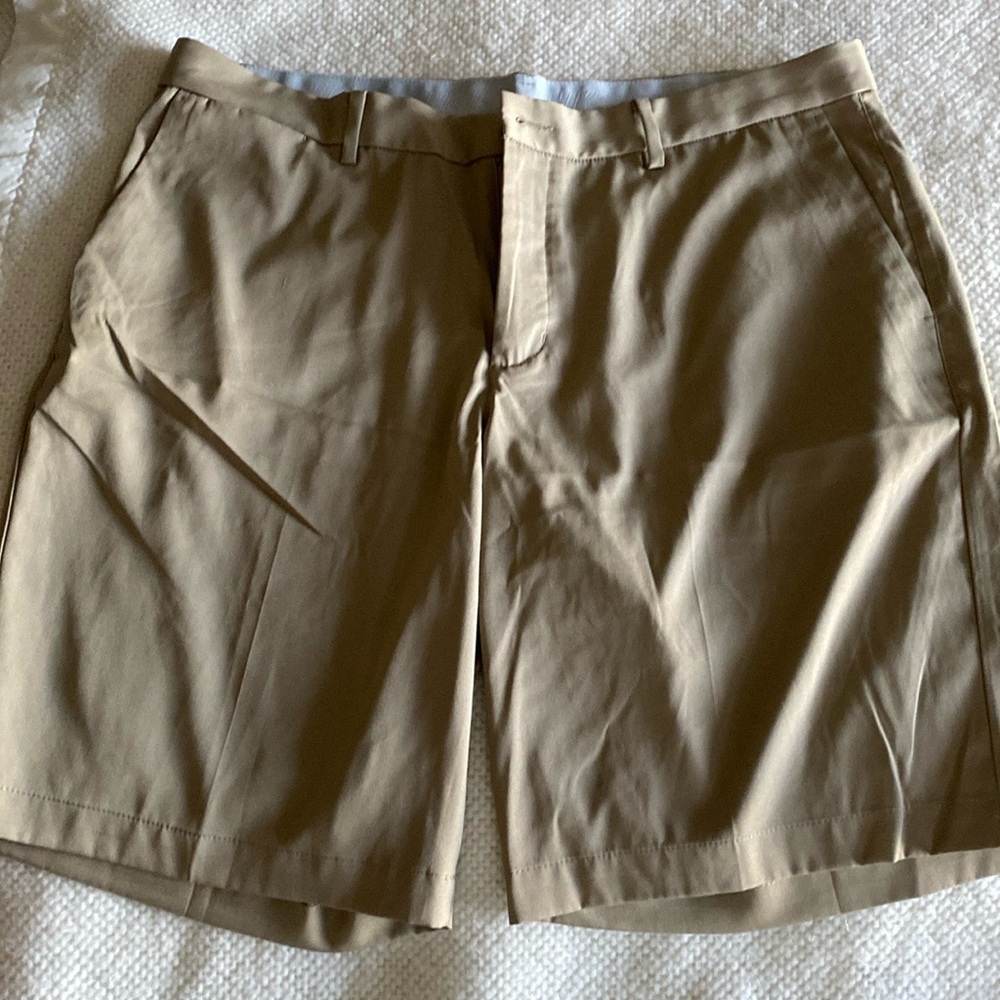 Nike never worn dry fit golf shorts 36”